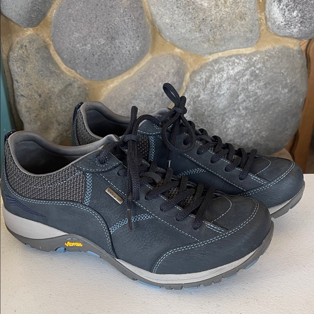 Dansko Paisley Navy and Gray shoes size 40